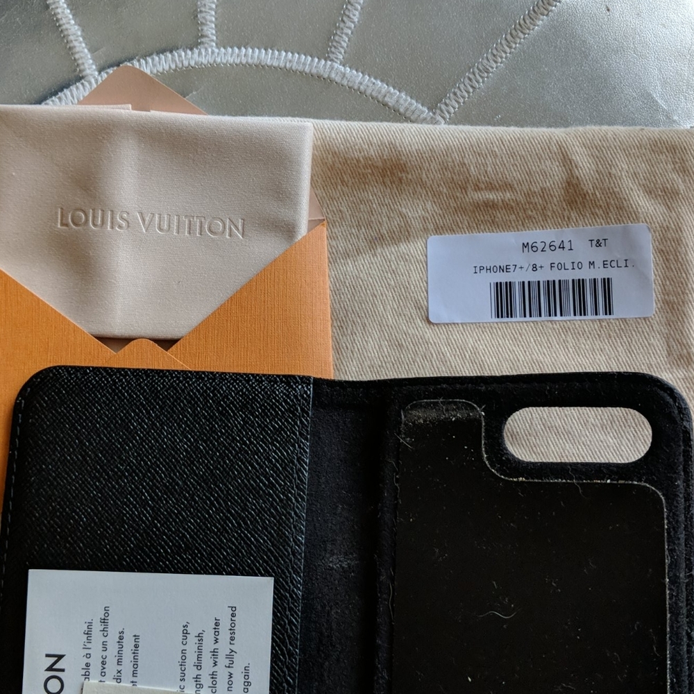 Louis Vuitton iPhone case - Picture 7 of 7